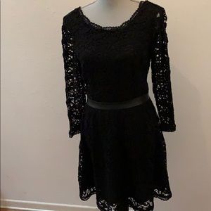 Joie black lace dress medium M excellent LBD Versatile RARE HTF GORGEOUS